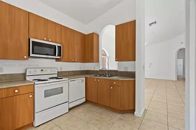 983 NE 37th Pl #983, Homestead, FL 33033 - Photo 12