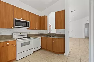 983 NE 37th Pl, Homestead, FL 33033 - Photo 12