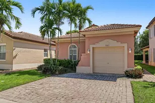 983 NE 37th Pl, Homestead, FL 33033 - Photo 1