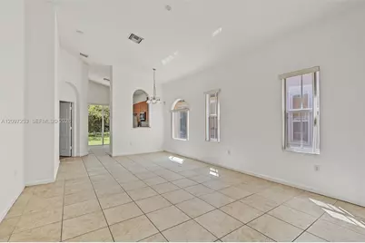 983 NE 37th Pl #983, Homestead, FL 33033 - Photo 6