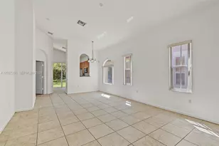 983 NE 37th Pl, Homestead, FL 33033 - Photo 6
