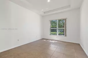 983 NE 37th Pl, Homestead, FL 33033 - Photo 14