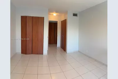 400 Diplomat Pkwy #308, Hallandale Beach, FL 33009 - Photo 12