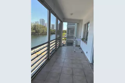 400 Diplomat Pkwy #308, Hallandale Beach, FL 33009 - Photo 10