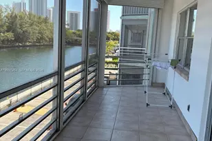 400 Diplomat Pkwy, Hallandale Beach, FL 33009 - Photo 10