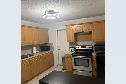 258 E 46th St, Hialeah, FL 33013 - Photo 8