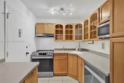 1865 79th St Cswy #9E, North Bay Village, FL 33141 - Photo 6