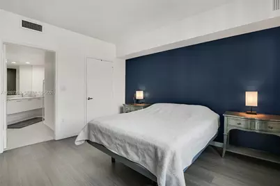 55 SE 6th St #3701, Miami, FL 33131 - Photo 8