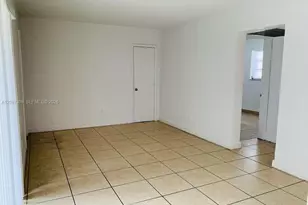 8275 NE Miami Ct, Miami, FL 33138 - Photo 4