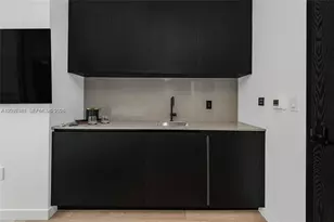 20 NE 11th St, Miami, FL 33132 - Photo 22
