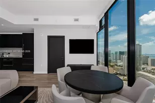 20 NE 11th St, Miami, FL 33132 - Photo 12