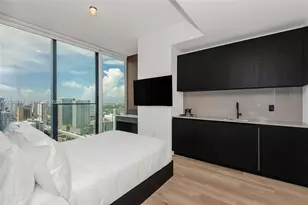 20 NE 11th St, Miami, FL 33132 - Photo 14