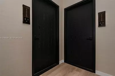 20 NE 11 St #4404, Miami, FL 33132 - Photo 8