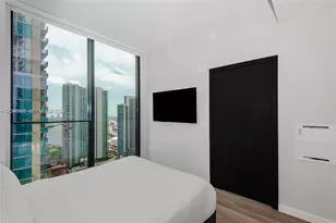 20 NE 11th St, Miami, FL 33132 - Photo 24
