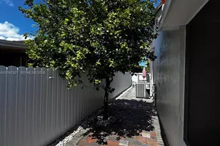 5836 NW 199th St, Hialeah, FL 33015 - Photo 38