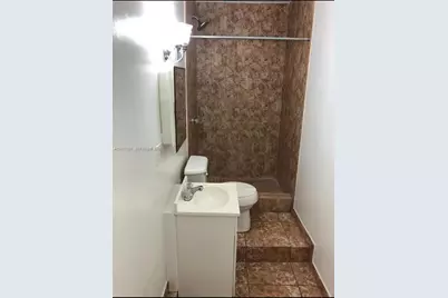 5836 NW 199th St, Hialeah, FL 33015 - Photo 44