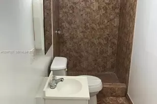 5836 NW 199th St, Hialeah, FL 33015 - Photo 44