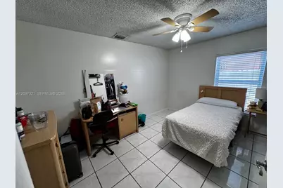 5836 NW 199th St, Hialeah, FL 33015 - Photo 16