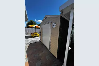 5836 NW 199th St, Hialeah, FL 33015 - Photo 32