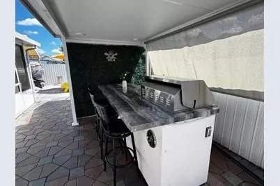 5836 NW 199th St, Hialeah, FL 33015 - Photo 34