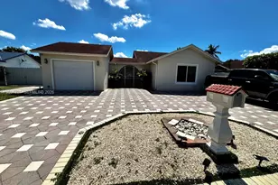 5836 NW 199th St, Hialeah, FL 33015 - Photo 2