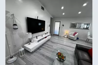 5836 NW 199th St, Hialeah, FL 33015 - Photo 12