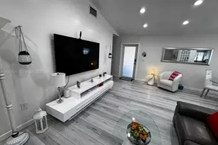 5836 NW 199th St, Hialeah, FL 33015 - Photo 12