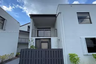 9421 Fontainebleau Blvd, Miami, FL 33172 - Photo 2