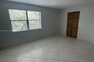 9421 Fontainebleau Blvd, Miami, FL 33172 - Photo 18