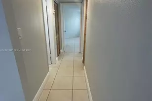 9421 Fontainebleau Blvd, Miami, FL 33172 - Photo 16