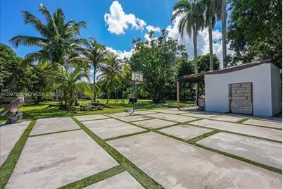 18490 SW 216th St, Miami, FL 33170 - Photo 24