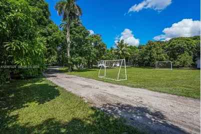 18490 SW 216th St, Miami, FL 33170 - Photo 44
