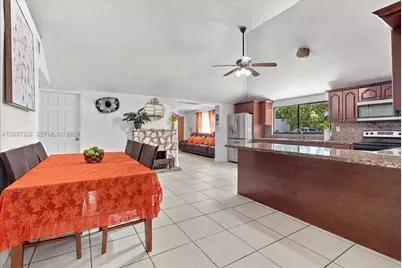 18490 SW 216th St, Miami, FL 33170 - Photo 8