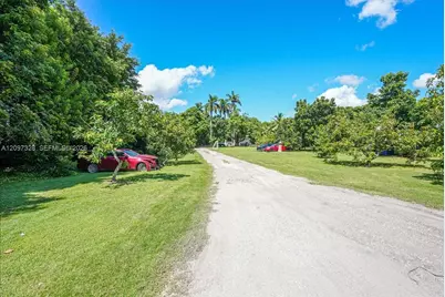 18490 SW 216th St, Miami, FL 33170 - Photo 36