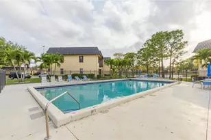 125 NW 93rd Ave, Pembroke Pines, FL 33024 - Photo 8