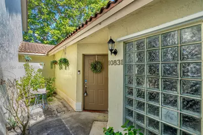 10831 NW 3rd Ct #N/A, Pembroke Pines, FL 33026 - Photo 2