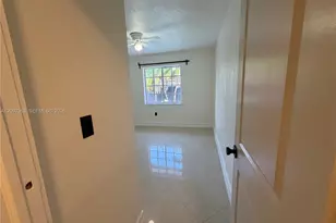 9481 SW 10th St, Miami, FL 33174 - Photo 32