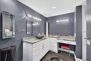 8 Portside Dr, Fort Lauderdale, FL 33316 - Photo 12