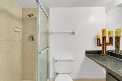 18958 Bobolink Dr, Hialeah, FL 33015 - Photo 10