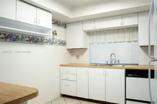 1010 NW 93rd Terrace, Pembroke Pines, FL 33024 - Photo 14