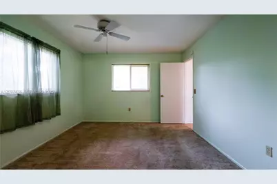 1010 NW 93rd Ter, Pembroke Pines, FL 33024 - Photo 38