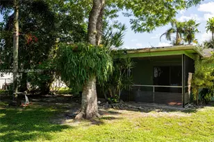 1010 NW 93rd Terrace, Pembroke Pines, FL 33024 - Photo 18