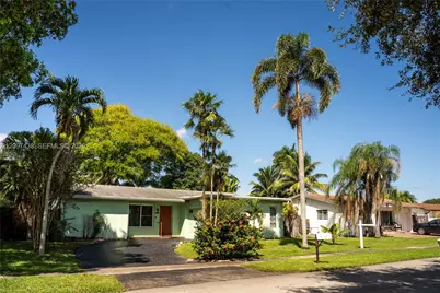 1010 NW 93rd Ter, Pembroke Pines, FL 33024 - Photo 1