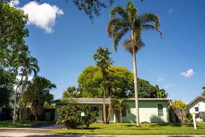 1010 NW 93rd Ter, Pembroke Pines, FL 33024 - Photo 2