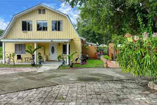 123 Riverbend Dr, Labelle, FL 33935 - Photo 2