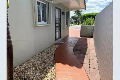 1563 W 81st St #1563, Hialeah, FL 33014 - Photo 4