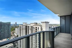 55 SW 9th St, Miami, FL 33130 - Photo 18