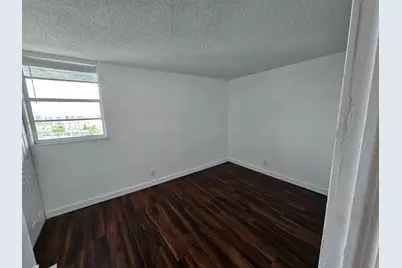 4550 NW 9th St #902E, Miami, FL 33126 - Photo 12
