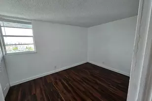 4550 NW 9th St, Miami, FL 33126 - Photo 12