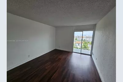 4550 NW 9th St #902E, Miami, FL 33126 - Photo 8